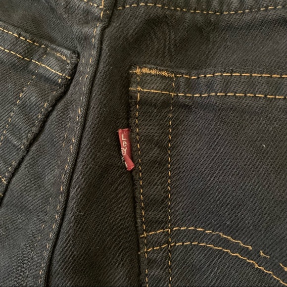 Black Red Tab Levi’s Shorts - Picture 5 of 5